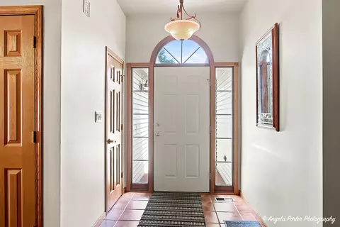 Entry Way - 4729 Crystal Trl, Mchenry, IL 60050 photo 1 of 2