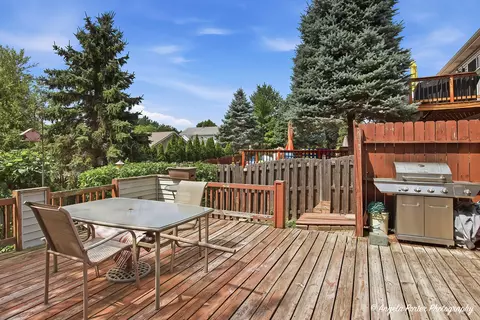 Exterior - 4729 Crystal Trl, Mchenry, IL 60050 photo 4 of 7