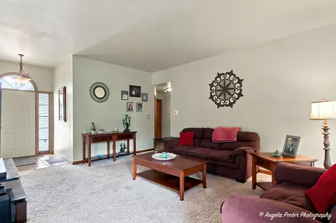 Entry Way - 4729 Crystal Trl, Mchenry, IL 60050 photo 2 of 2