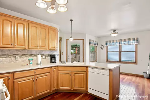 Kitchen - 4729 Crystal Trl, Mchenry, IL 60050 photo 2 of 2