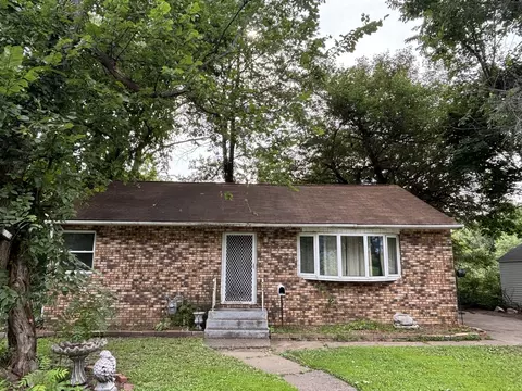 2110 Mound St, Davenport, IA 52803