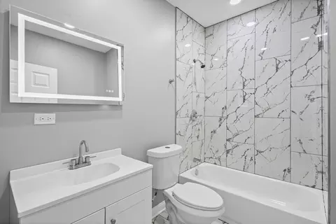 Bath - Undisclosed, Chicago, IL 60620 photo 2 of 2