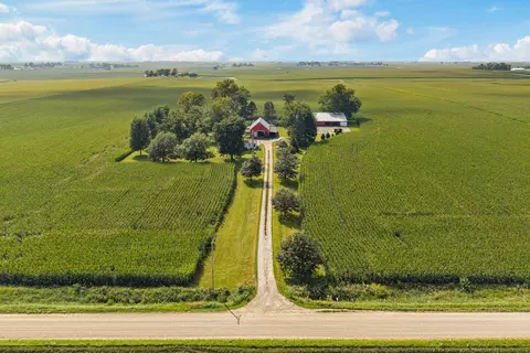 23624 145th Ave, Eldridge, IA 52748