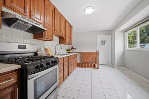 Kitchen - 1302 Pinehurst Dr, Bloomington, IL 61704 photo 2 of 2