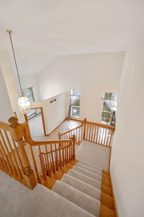 Entry Way - 2519 Crestview Dr, Aurora, IL 60502 photo 1 of 1