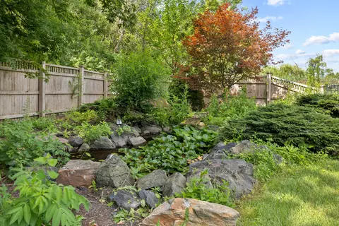 Exterior - 2519 Crestview Dr, Aurora, IL 60502 photo 6 of 7