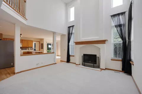 Living - 2519 Crestview Dr, Aurora, IL 60502 photo 5 of 6