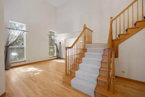 Living - 2519 Crestview Dr, Aurora, IL 60502 photo 1 of 6
