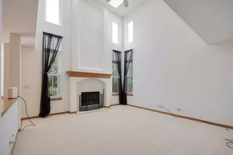 Living - 2519 Crestview Dr, Aurora, IL 60502 photo 4 of 6