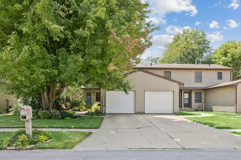 825 Brookview Dr, Dewitt, IA 52742