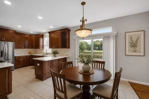 6 Yorkshire Ct, Algonquin, IL 60102 photo 8