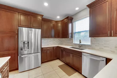 6 Yorkshire Ct, Algonquin, IL 60102 photo 4