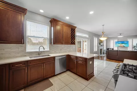 6 Yorkshire Ct, Algonquin, IL 60102 photo 7