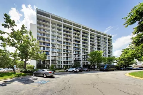 2015 S Finley Rd #512, Lombard, IL 60148