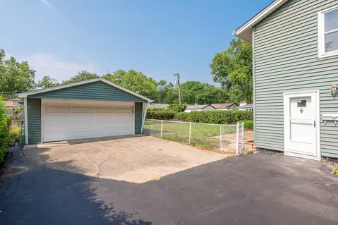 Exterior - 2203 Kirchoff Rd, Rolling Meadows, IL 60008 photo 3 of 5