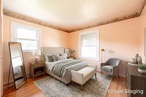 Bedroom - 2203 Kirchoff Rd, Rolling Meadows, IL 60008 photo 2 of 3