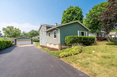 Exterior - 2203 Kirchoff Rd, Rolling Meadows, IL 60008 photo 2 of 5