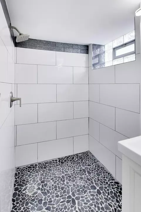 Bath - 2504 E 96th St, Chicago, IL 60617 photo 3 of 3