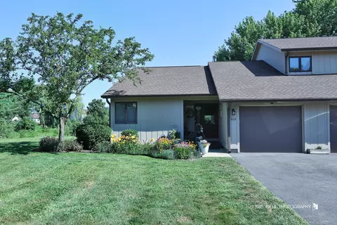 860 Stratford Ct, Grayslake, IL 60030