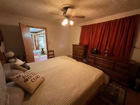 Bedroom - 852 Carr St, Elgin, IL 60123 photo 2 of 4
