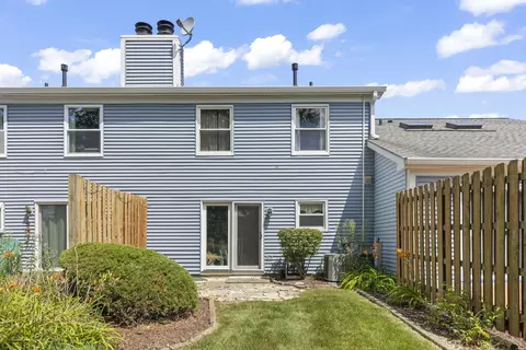 Exterior - 27 W327 Providence Ln, Winfield, IL 60190 photo 4 of 5