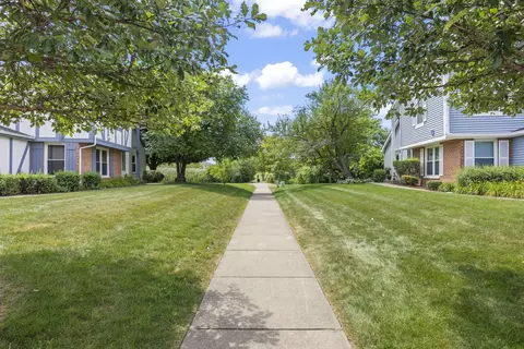 Exterior - 27 W327 Providence Ln, Winfield, IL 60190 photo 3 of 5