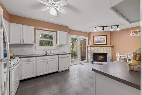 Kitchen - 27 W327 Providence Ln, Winfield, IL 60190 photo 5 of 5