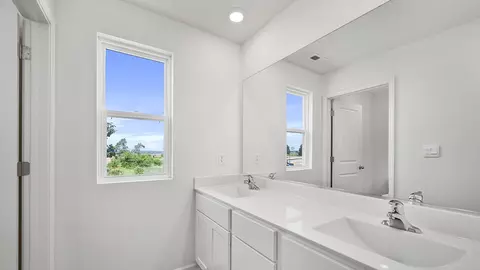 Bath - 894 Cascade Ct, Pingree Grove, IL 60140 photo 1 of 3