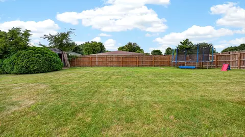Exterior - 1014 Chicory Ln, Bloomington, IL 61704 photo 5 of 7