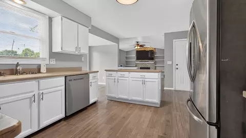 Kitchen - 1014 Chicory Ln, Bloomington, IL 61704 photo 4 of 4
