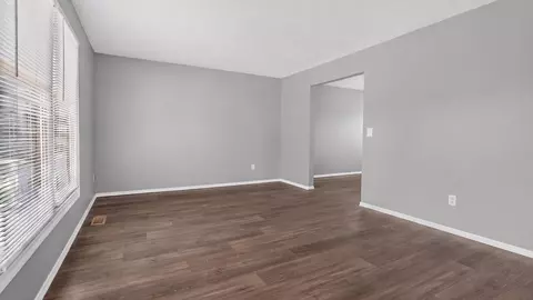 Living - 1014 Chicory Ln, Bloomington, IL 61704 photo 5 of 7