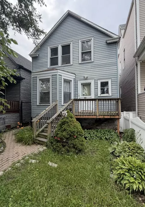 4647 W Warwick Ave, Chicago, IL 60641