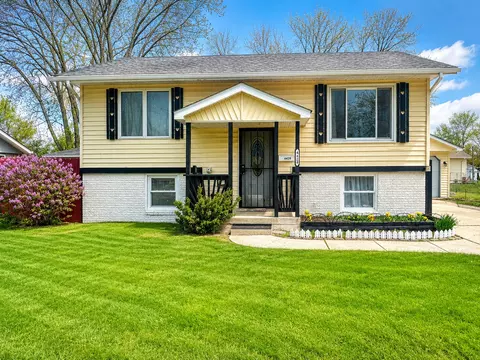 4428 Poplar Ave, Richton Park, IL 60471