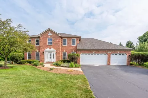 8 N065 Secretariat Ct, Saint Charles, IL 60175