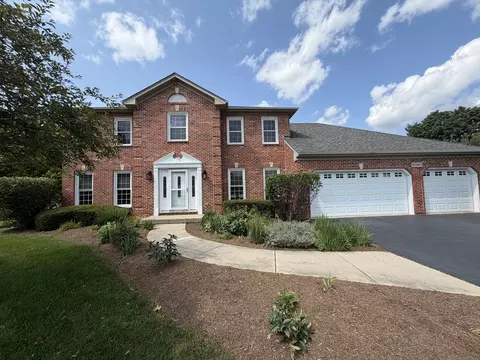 8 N065 Secretariat Ct, Saint Charles, IL 60175