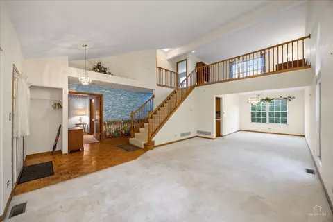 Living - 513 Eastwick Ln, Bartlett, IL 60103 photo 2 of 6