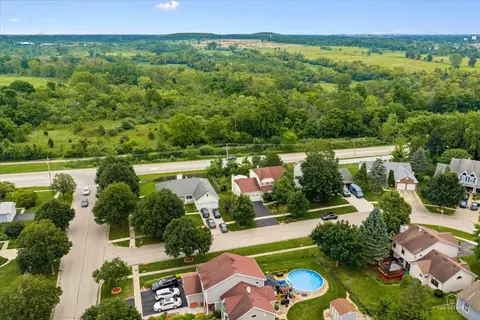 View/Area - 513 Eastwick Ln, Bartlett, IL 60103 photo 5 of 10