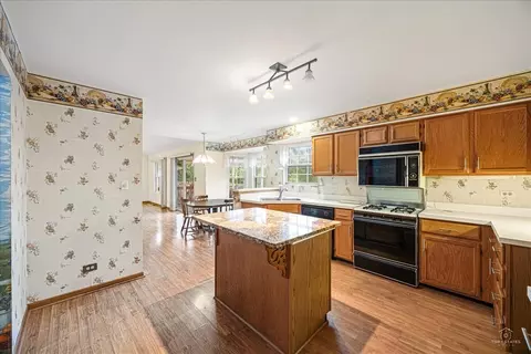 Kitchen - 513 Eastwick Ln, Bartlett, IL 60103 photo 1 of 3