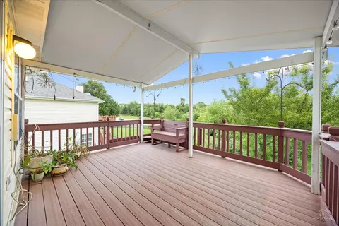 Exterior - 513 Eastwick Ln, Bartlett, IL 60103 photo 3 of 5