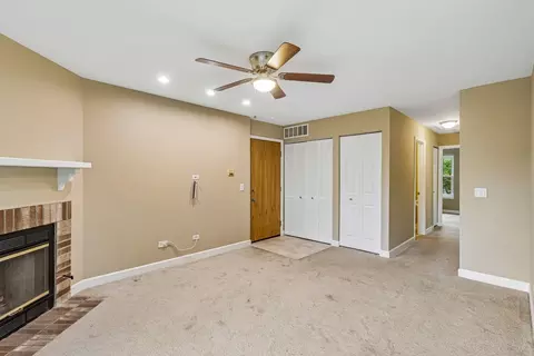 Living - 657 Thorntree Ct #C2, Bartlett, IL 60103 photo 1 of 5