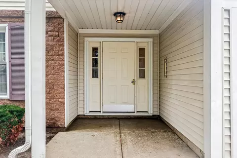 Exterior - 657 Thorntree Ct #C2, Bartlett, IL 60103 photo 2 of 5