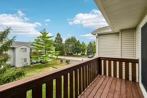 Exterior - 657 Thorntree Ct #C2, Bartlett, IL 60103 photo 3 of 5