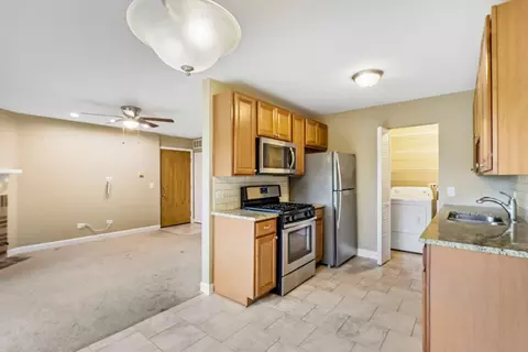 Kitchen - 657 Thorntree Ct #C2, Bartlett, IL 60103 photo 1 of 3