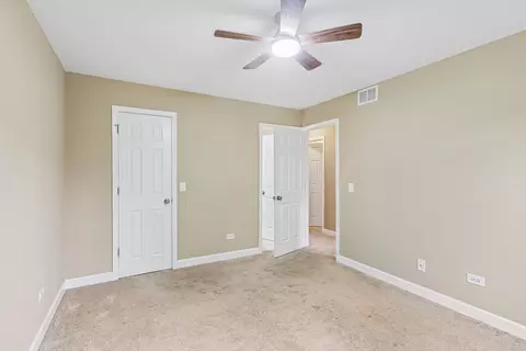 Bedroom - 657 Thorntree Ct #C2, Bartlett, IL 60103 photo 3 of 6