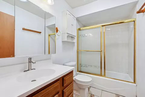 Bath - 3900 W 155th St, Markham, IL 60428 photo 2 of 2