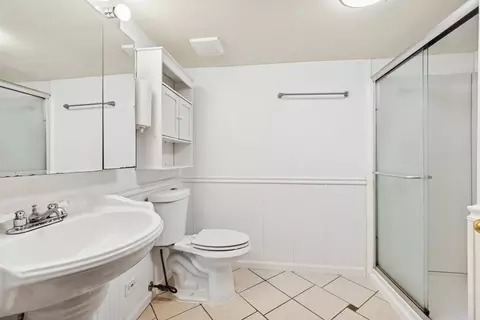 Bath - 3900 W 155th St, Markham, IL 60428 photo 1 of 2