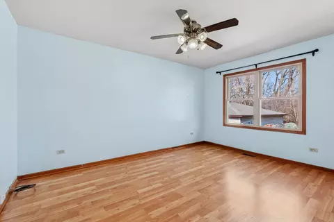 Bedroom - 3900 W 155th St, Markham, IL 60428 photo 2 of 3