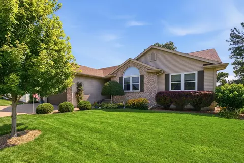 4755 Spring St, Davenport, IA 52807