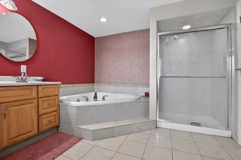 Bath - 1904 Baintree Rd, Davis, IL 61019 photo 3 of 5