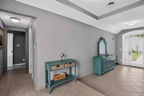 Entry Way - 1904 Baintree Rd, Davis, IL 61019 photo 1 of 2
